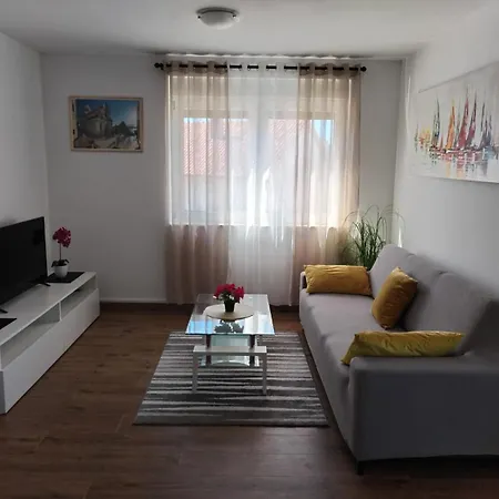 Petra * Brodarica (Sibenik-Knin)