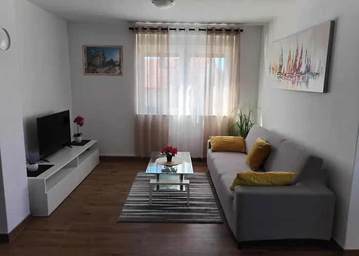 Petra * Бродарица